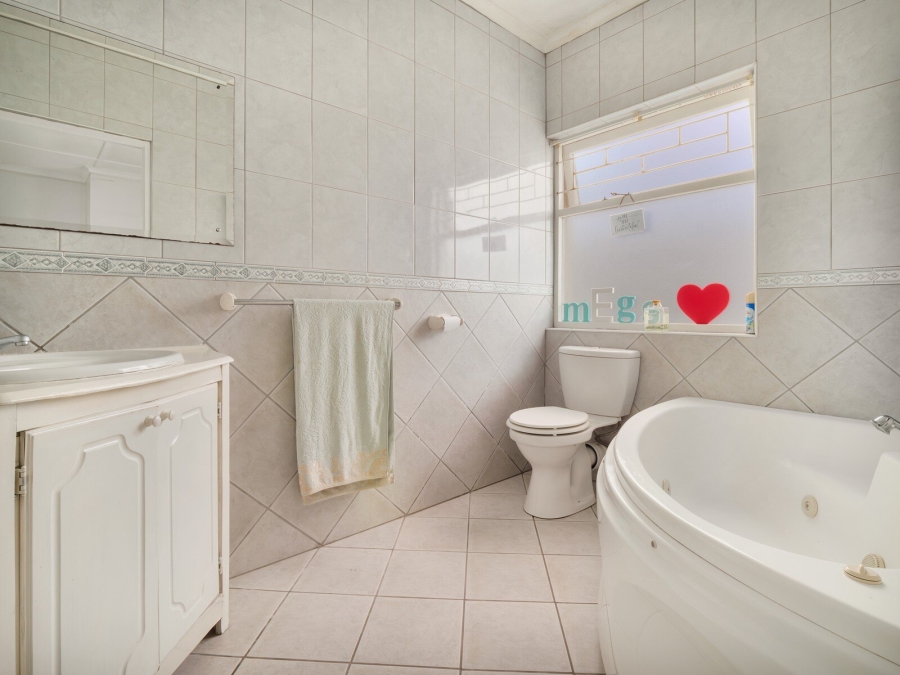 3 Bedroom Property for Sale in Costa Sarda Western Cape